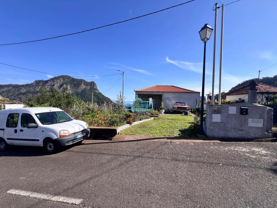 Moradia T2 para Venda em São Roque do Faial Foto 9