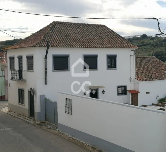 Moradia T4 para Venda em Peral