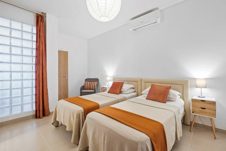 Moradia T6 para Venda em Albufeira e Olhos de Água Foto 35