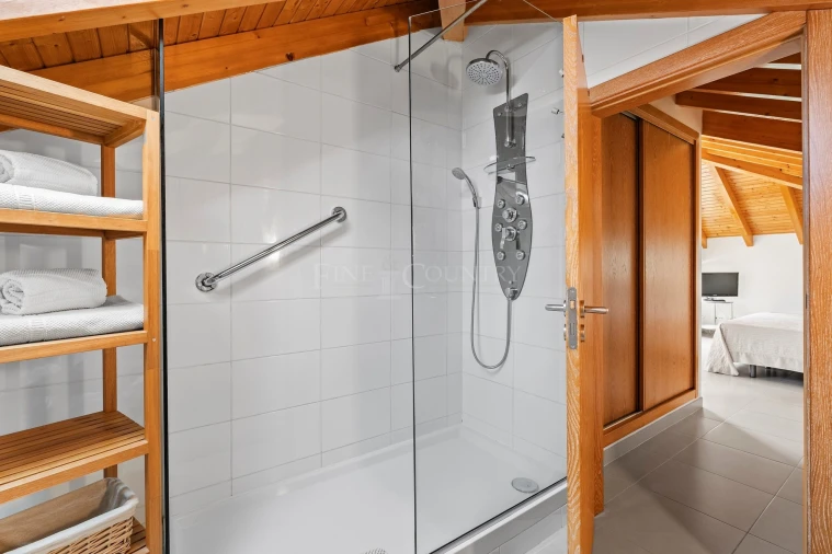 Moradia T6 para Venda em Albufeira e Olhos de Água Foto 23