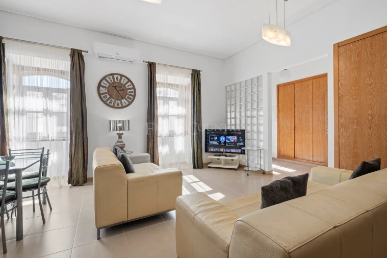 Moradia T6 para Venda em Albufeira e Olhos de Água Foto 33