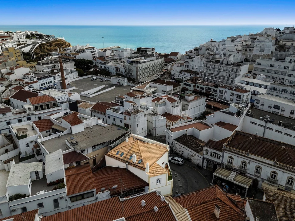 Moradia T6 para Venda em Albufeira e Olhos de Água Foto 3
