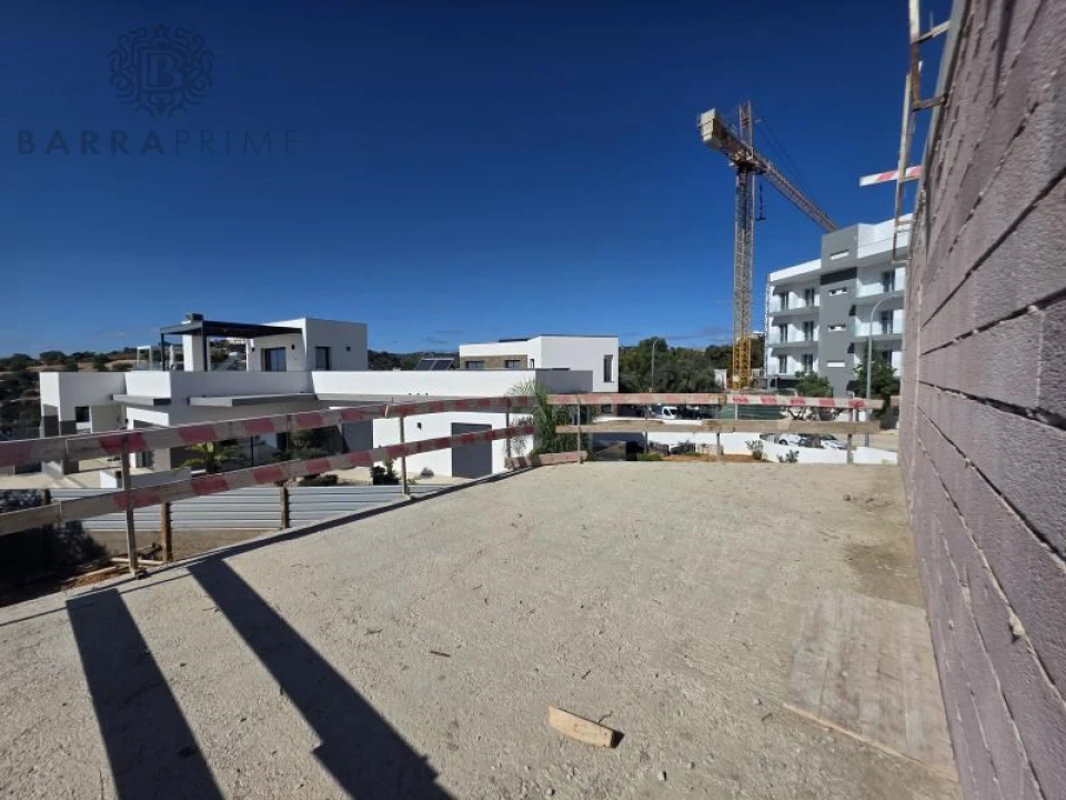 Moradia T5 para Venda em Loule (São Sebastião) Foto 11