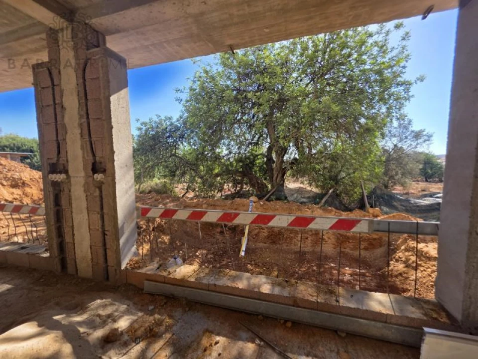 Moradia T5 para Venda em Loule (São Sebastião) Foto 20