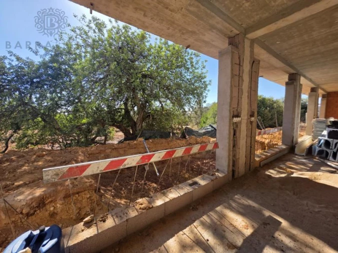 Moradia T5 para Venda em Loule (São Sebastião) Foto 8