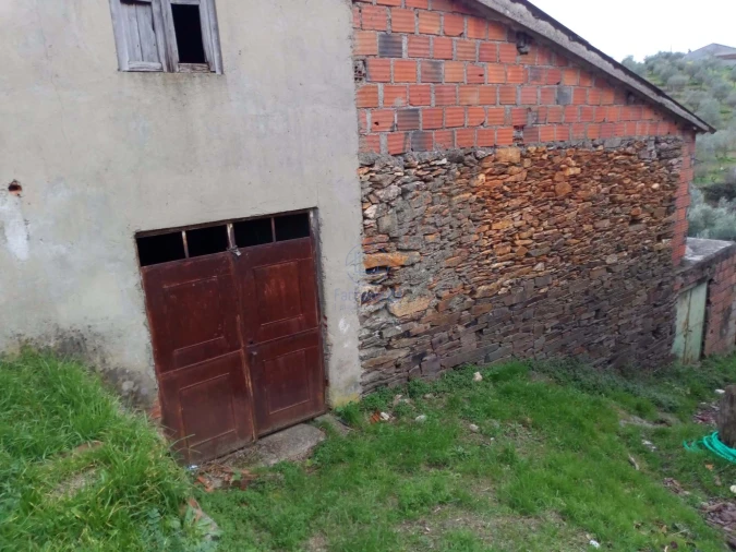 Moradia T2 para Venda em Noura e Palheiros Foto 7