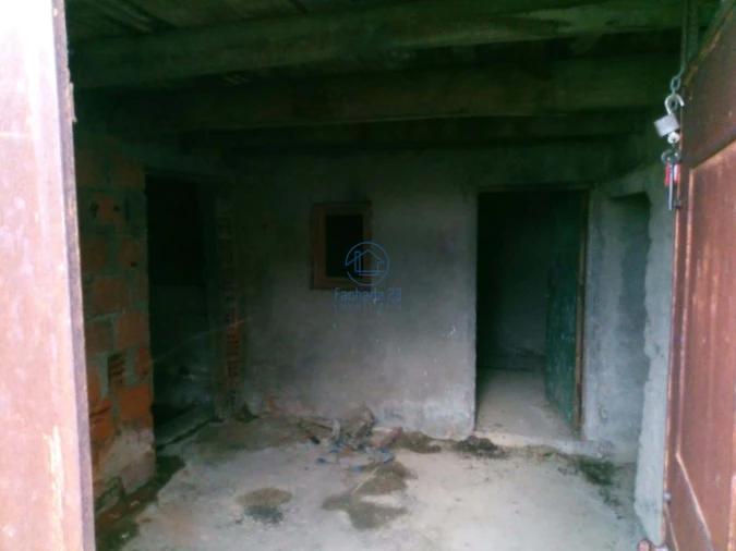 Moradia T2 para Venda em Noura e Palheiros Foto 6