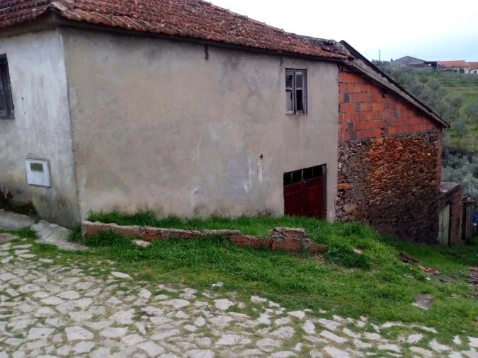 Moradia T2 para Venda em Noura e Palheiros Foto 1