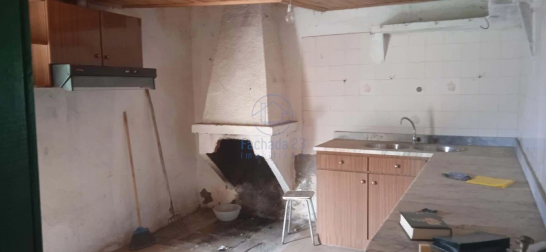 Moradia T2 para Venda em Noura e Palheiros Foto 6