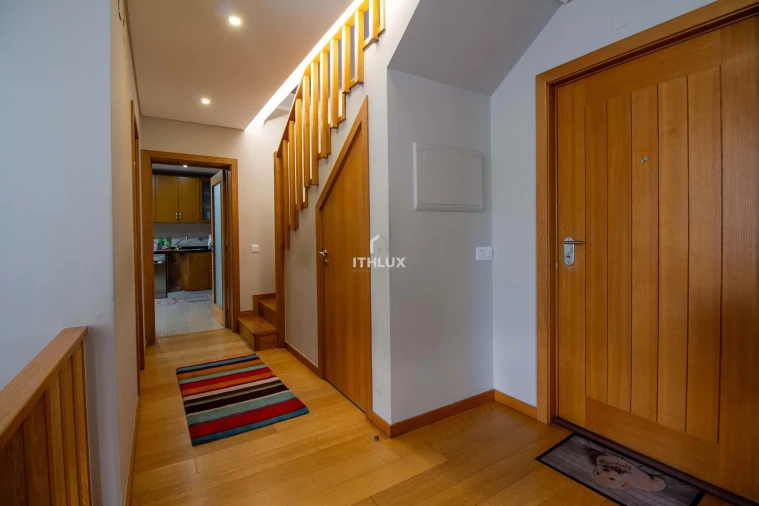 Apartamento T4 para Venda em Viseu Foto 6