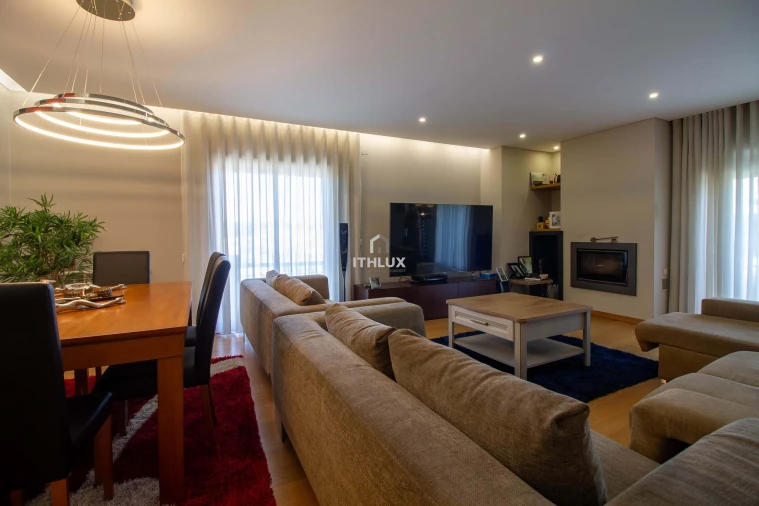 Apartamento T4 para Venda em Viseu Foto 2