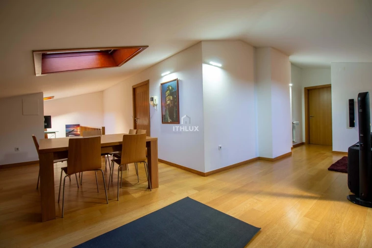 Apartamento T4 para Venda em Viseu Foto 19