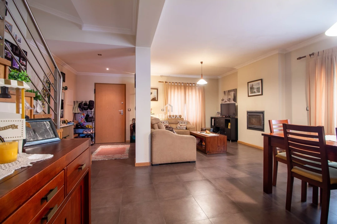 Apartamento T5 para Venda em Santa Comba Dão e Couto do Mosteiro Foto 2