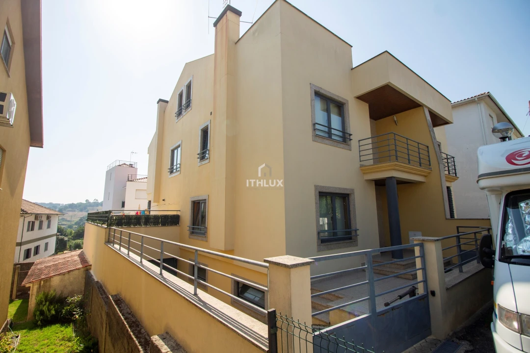 Apartamento T5 para Venda em Santa Comba Dão e Couto do Mosteiro Foto 19