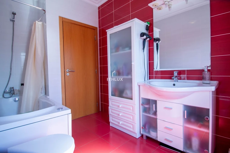 Apartamento T5 para Venda em Santa Comba Dão e Couto do Mosteiro Foto 11