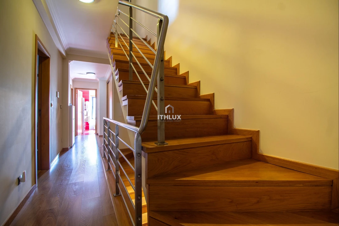 Apartamento T5 para Venda em Santa Comba Dão e Couto do Mosteiro Foto 16