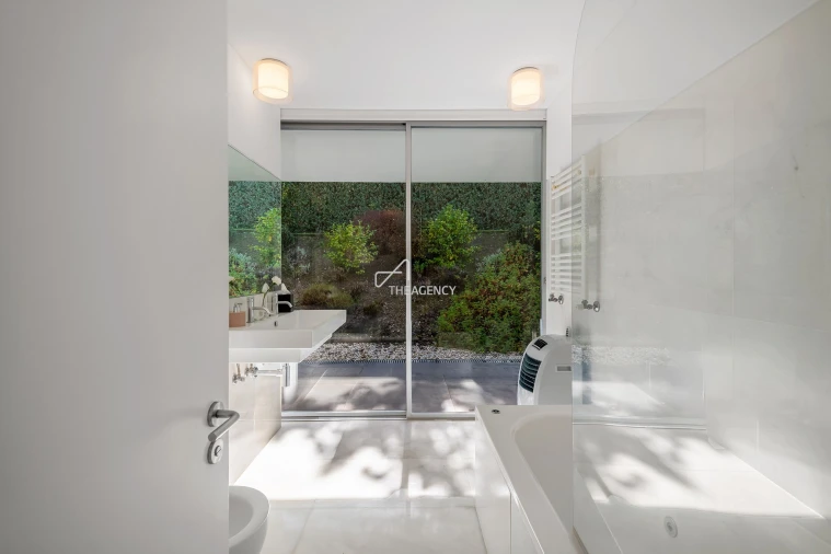 Moradia T4 para Venda em Vau Foto 8