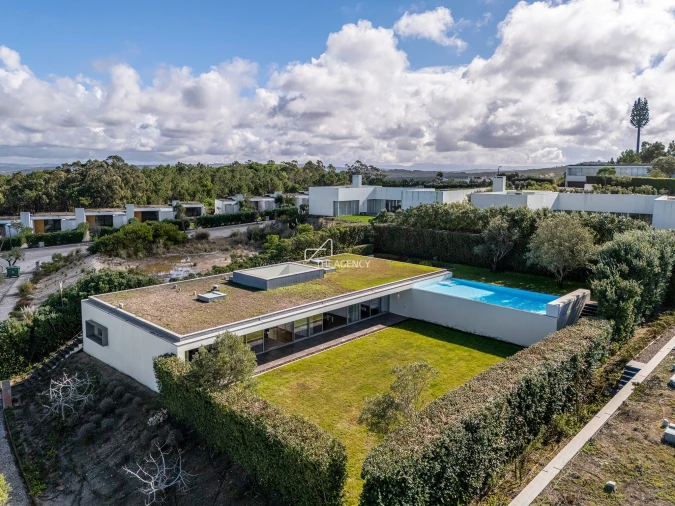 Moradia T4 para Venda em Vau Foto 1