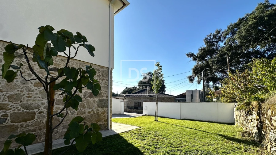 Moradia T3 para Venda em Soutelo Foto 34