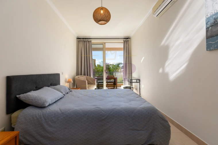 Apartamento T1 para Venda em Lagos (São Sebastião e Santa Maria) Foto 12