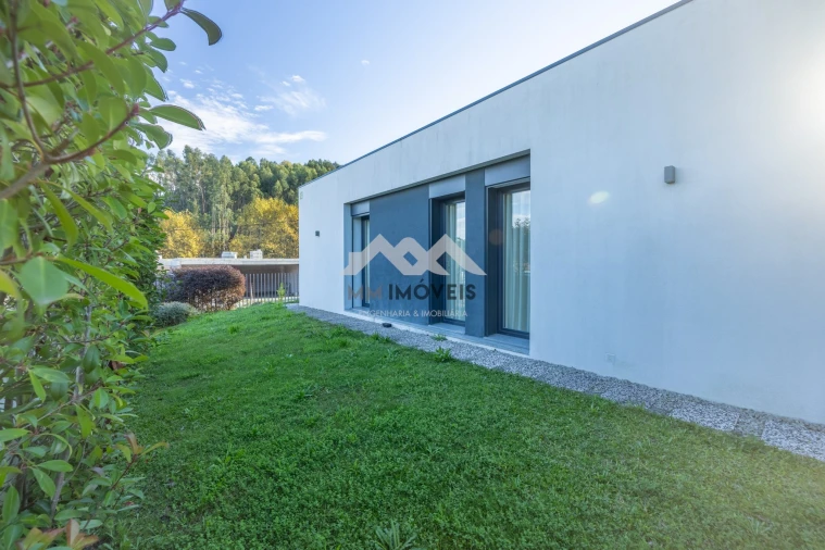 Moradia T3 para Venda em Cristelo Foto 37