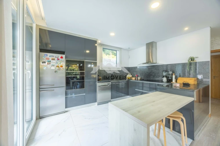 Moradia T3 para Venda em Cristelo Foto 11