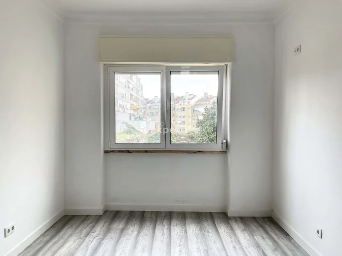 Apartamento T2 para Venda em Ajuda Foto 23
