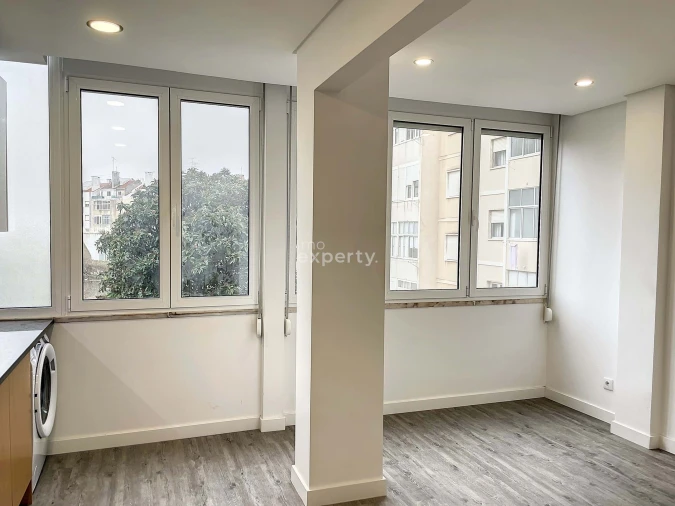 Apartamento T2 para Venda em Ajuda Foto 2