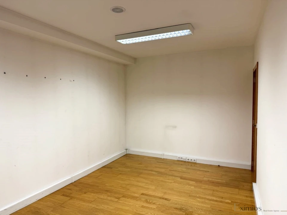 Armazém para Venda em Chorente, Góios, Courel, Pedra Furada e Gueral Foto 18