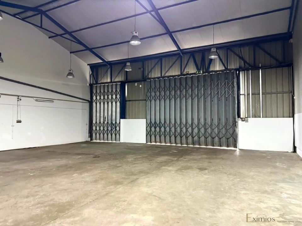 Armazém para Venda em Chorente, Góios, Courel, Pedra Furada e Gueral Foto 9