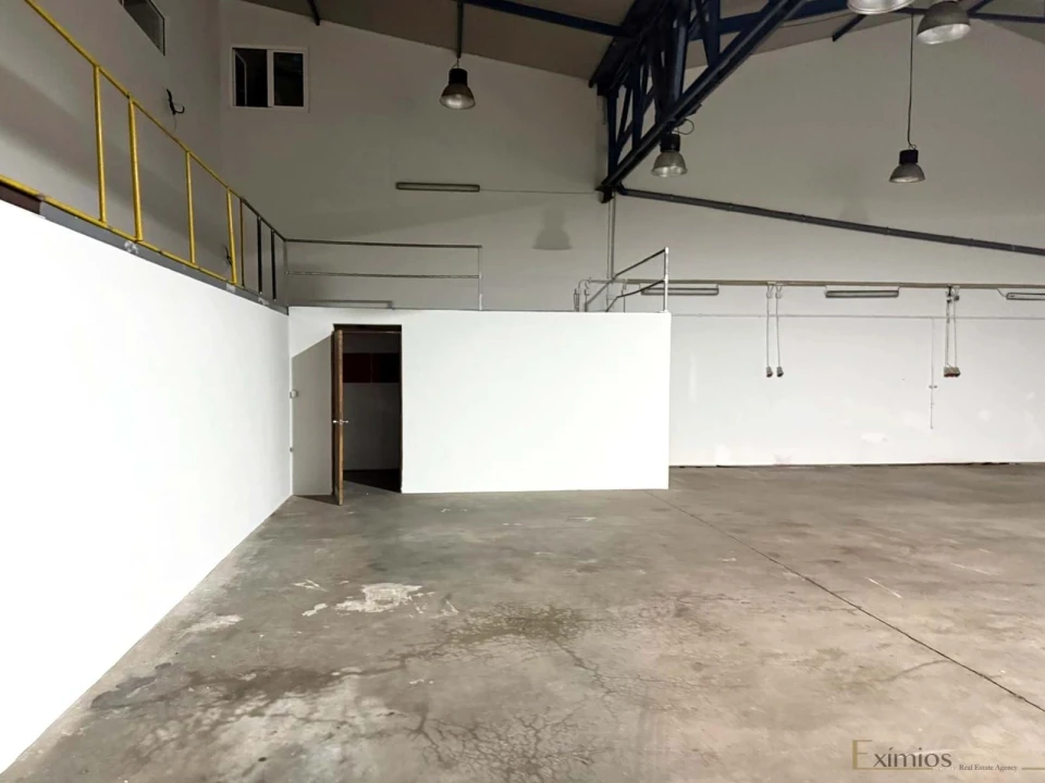 Armazém para Venda em Chorente, Góios, Courel, Pedra Furada e Gueral Foto 13