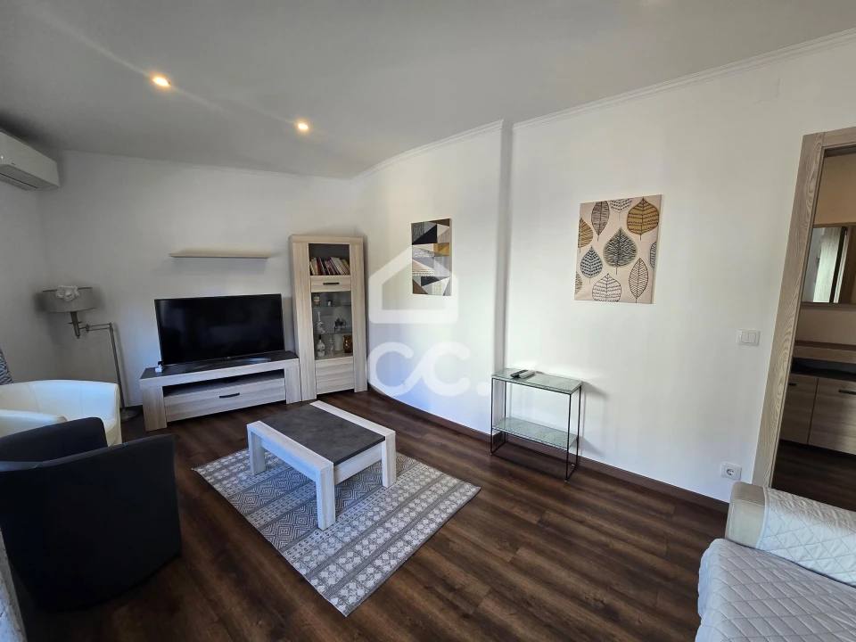 Apartamento T2 para Venda em Odivelas Foto 2