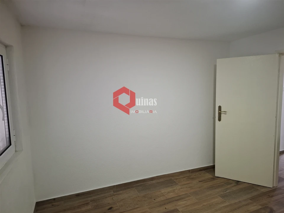 Moradia T2 para Arrendamento em Sabugal e Aldeia de Santo António Foto 4