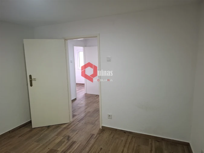 Moradia T2 para Arrendamento em Sabugal e Aldeia de Santo António Foto 5