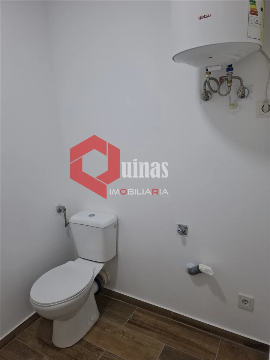 Moradia T2 para Arrendamento em Sabugal e Aldeia de Santo António Foto 22