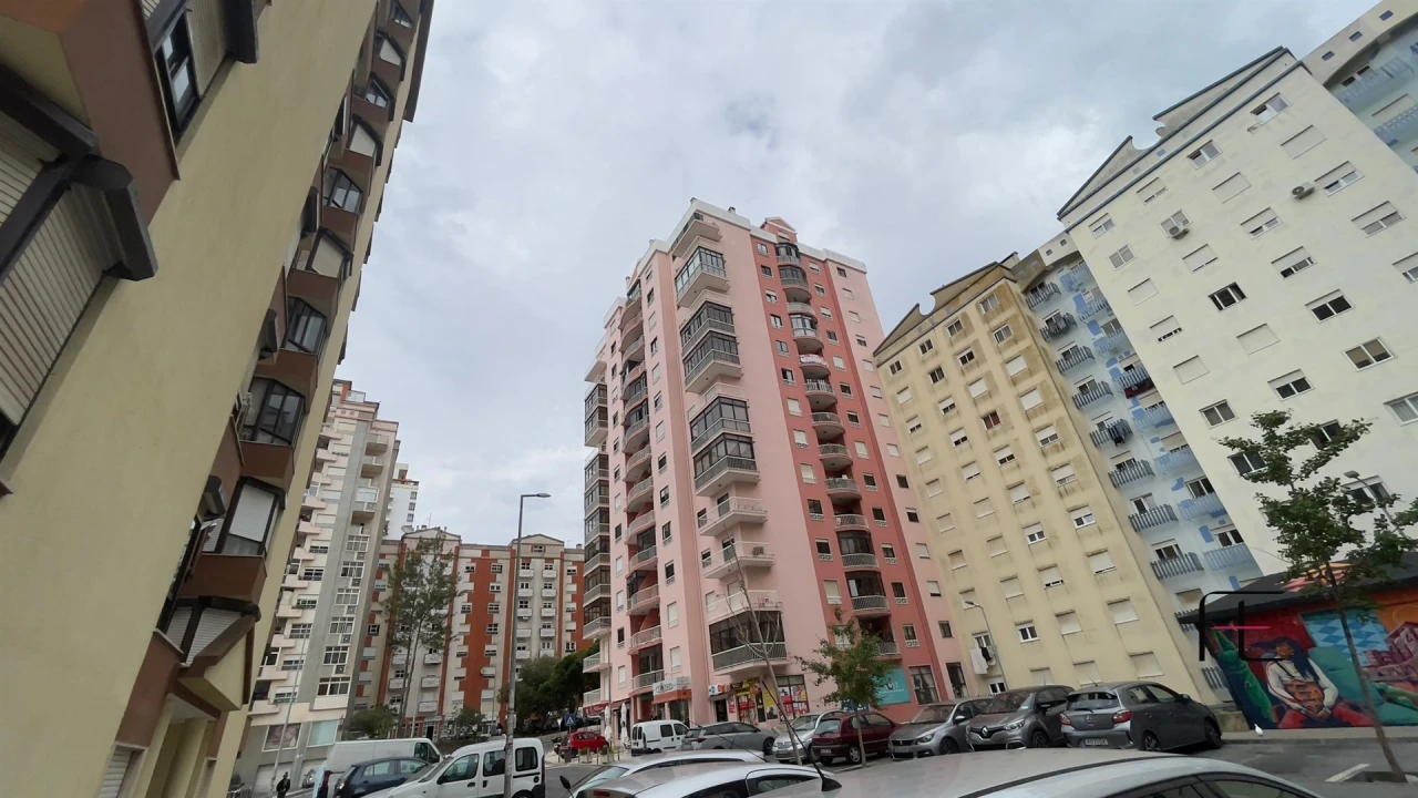 Apartamento T2 para Venda em Algueirão-Mem Martins Foto 35