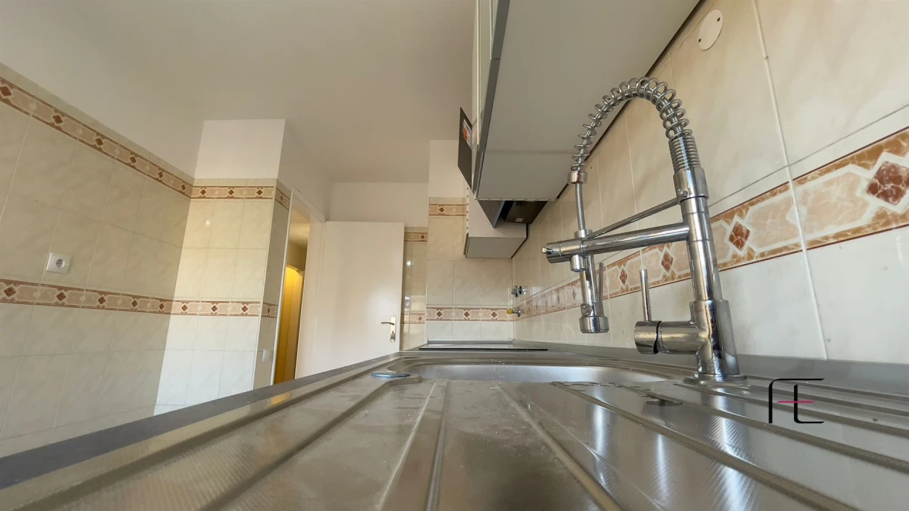 Apartamento T2 para Venda em Algueirão-Mem Martins Foto 5