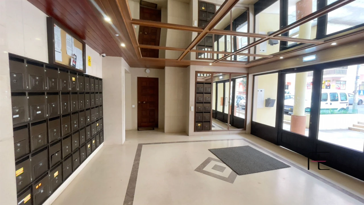 Apartamento T2 para Venda em Algueirão-Mem Martins Foto 31
