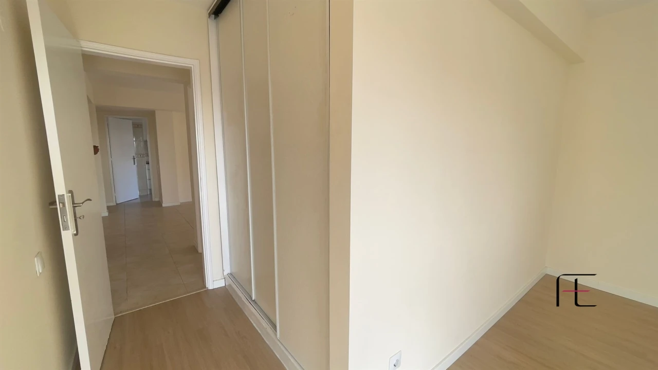 Apartamento T2 para Venda em Algueirão-Mem Martins Foto 17