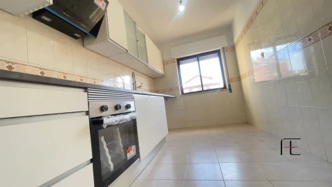 Apartamento T2 para Venda em Algueirão-Mem Martins