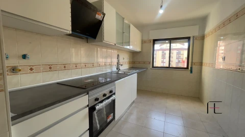 Apartamento T2 para Venda em Algueirão-Mem Martins