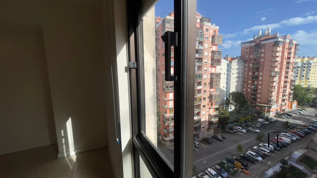 Apartamento T2 para Venda em Algueirão-Mem Martins Foto 38