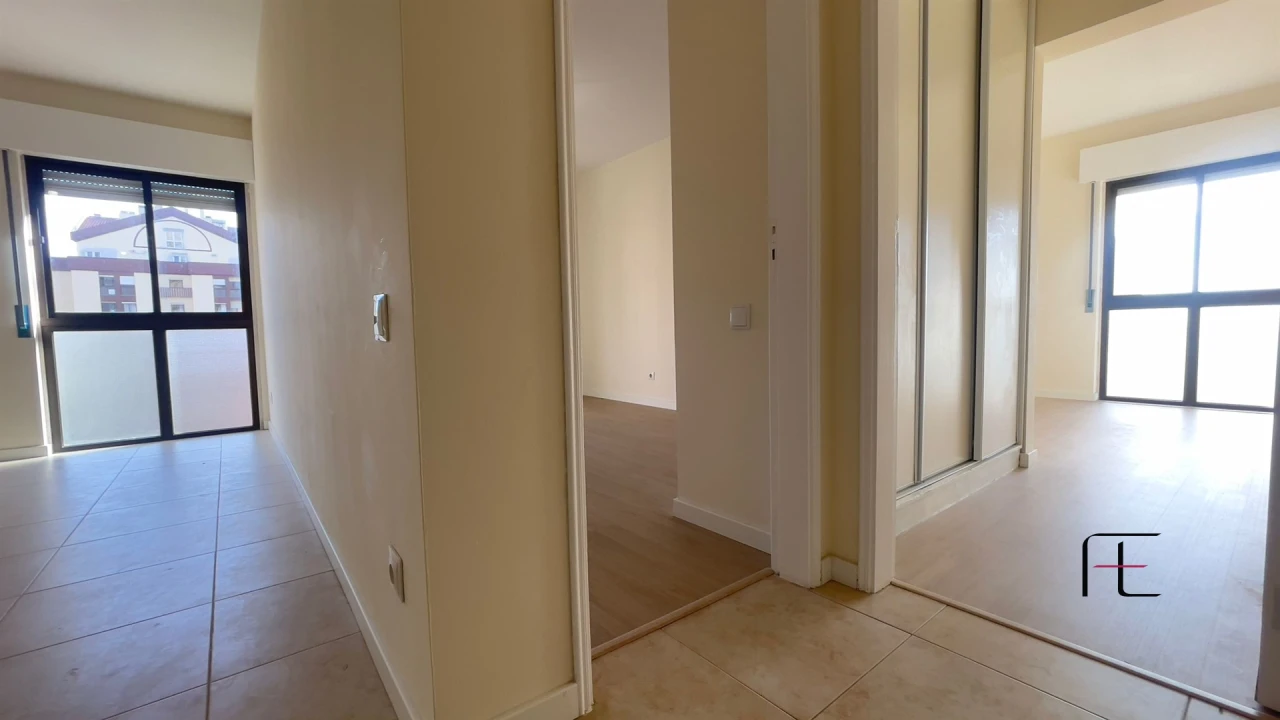 Apartamento T2 para Venda em Algueirão-Mem Martins Foto 19
