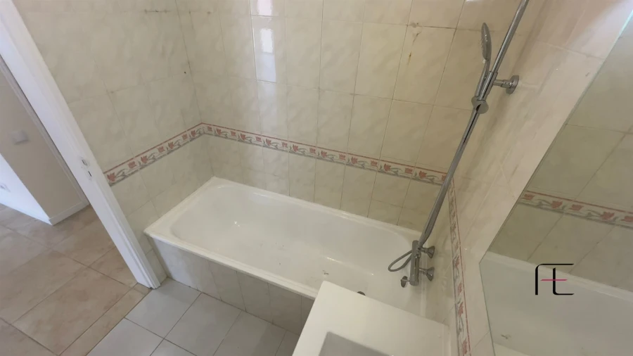 Apartamento T2 para Venda em Algueirão-Mem Martins Foto 24