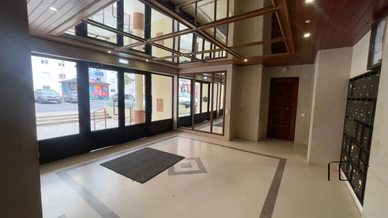 Apartamento T2 para Venda em Algueirão-Mem Martins Foto 27