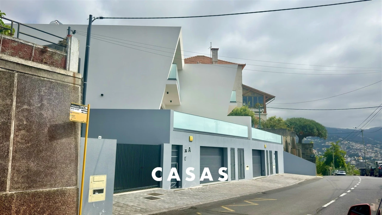 Moradia T3 para Venda em Santo Antonio Foto 2