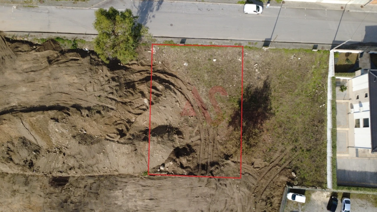 Terreno para Venda em Idães Foto 1