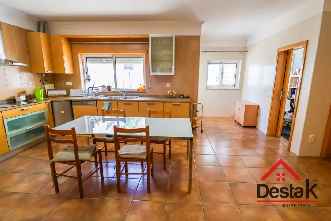 Moradia T4 para Venda em Santos Evos Foto 4