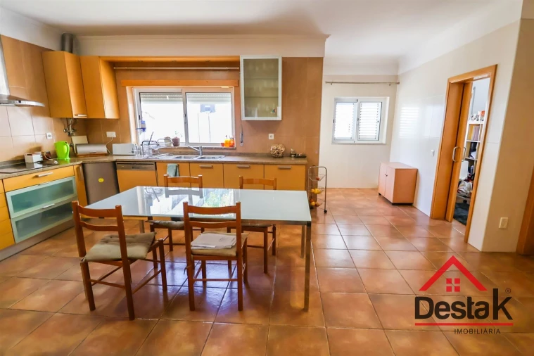 Moradia T4 para Venda em Santos Evos Foto 4