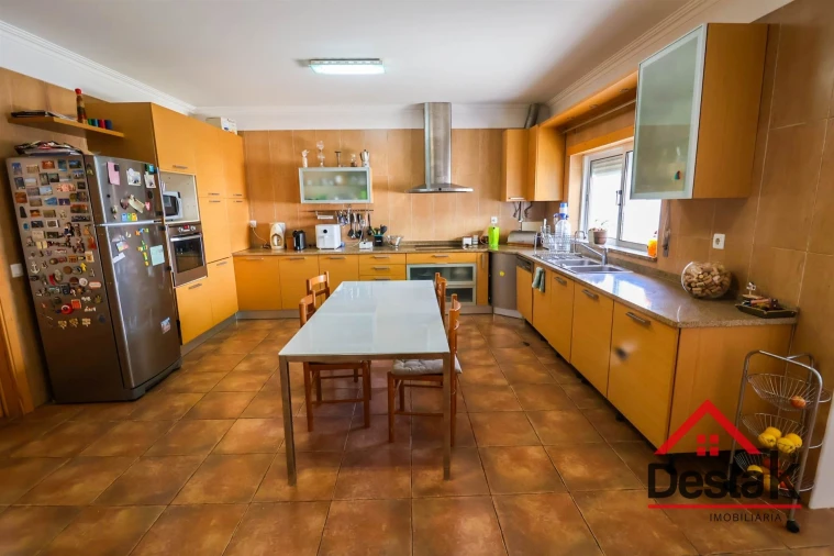 Moradia T4 para Venda em Santos Evos Foto 3